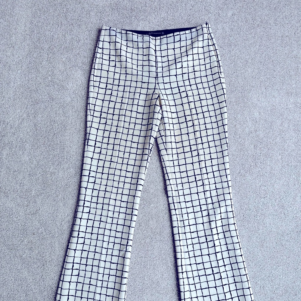 Zara Women Black and White Pattern Pants - size S - worn twice